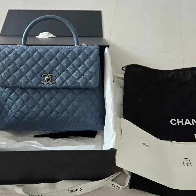 [BUNJANG] Chanel Coco Handle Large Flap Bag / 샤넬 코코 핸들 라지 플랩백