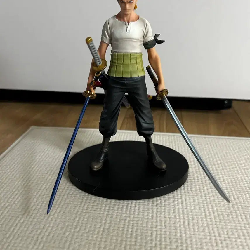 [BUNJANG] One Piece Roronoa Zoro Figure / (전시만 해 둔 상품, 박스x) 원피스 롤로노아 조로 피규어