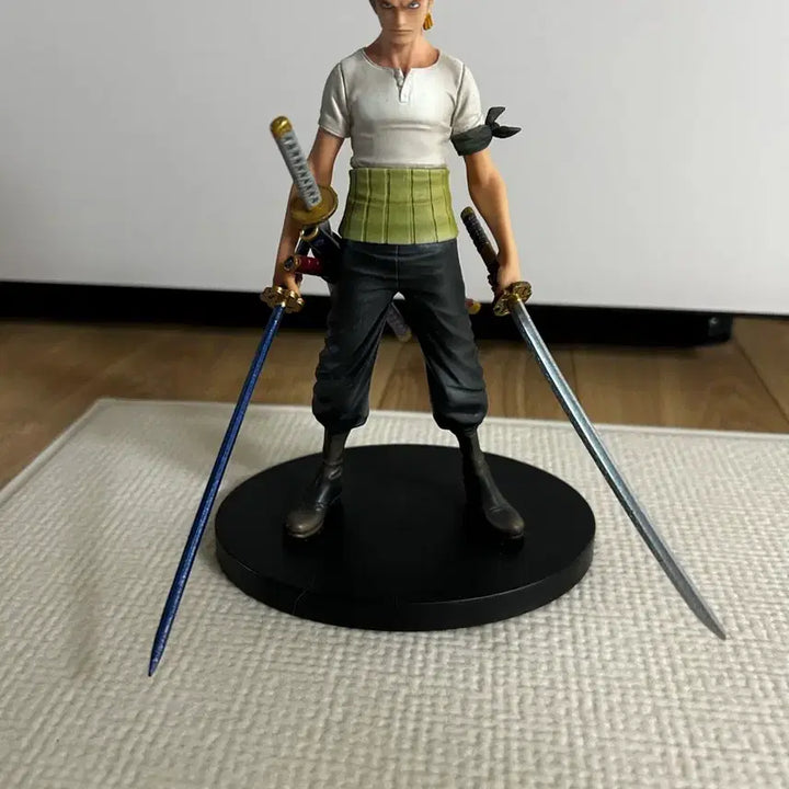 [BUNJANG] One Piece Roronoa Zoro Figure / (전시만 해 둔 상품, 박스x) 원피스 롤로노아 조로 피규어
