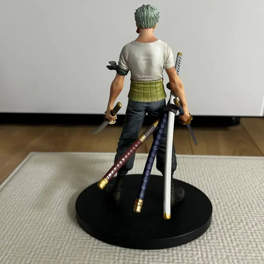 [BUNJANG] One Piece Roronoa Zoro Figure / (전시만 해 둔 상품, 박스x) 원피스 롤로노아 조로 피규어