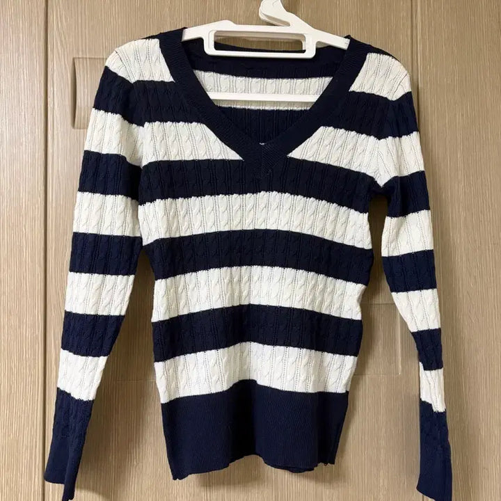 [BUNJANG] Navy Knit Top / 네이비니트