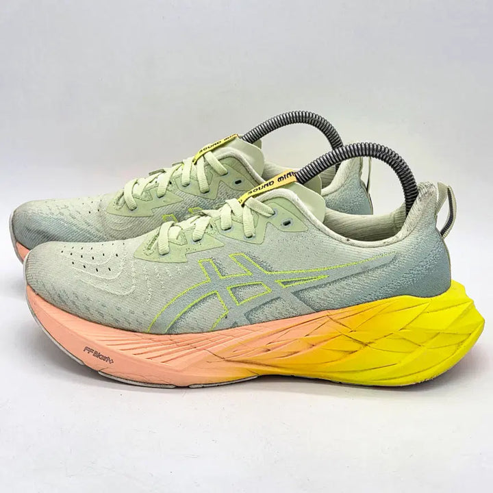 [BUNJANG] Asics NovaBlast 4 Cool Matcha Safety Yellow Running Shoes / 아식스 노바블라스트 4 쿨 마차 세이프티 옐로우 (260)