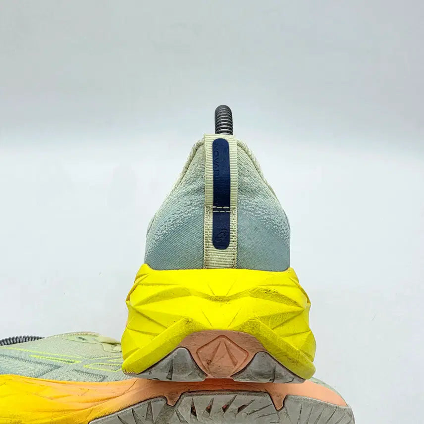 [BUNJANG] Asics NovaBlast 4 Cool Matcha Safety Yellow Running Shoes / 아식스 노바블라스트 4 쿨 마차 세이프티 옐로우 (260)
