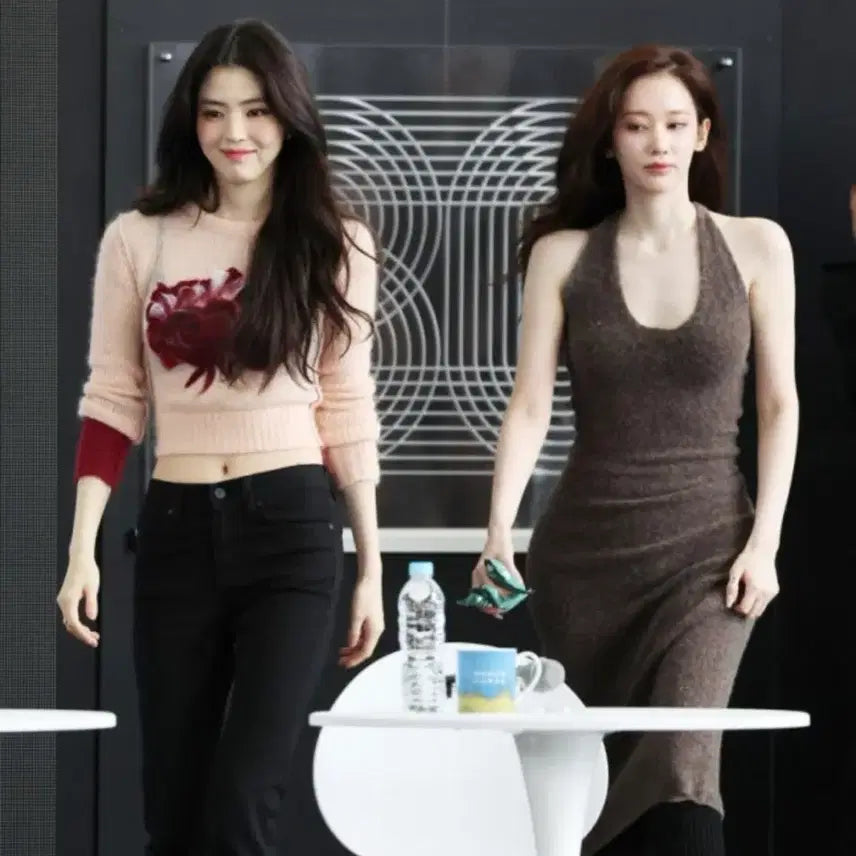 [BUNJANG] Erdem Han So Hee Embroidered Knit Sweater / 에르뎀 한소희 자수 니트