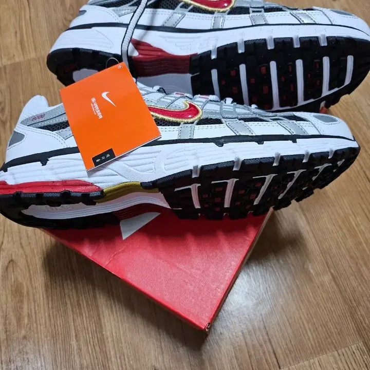 [BUNJANG] Nike Methyl Silver Red Sneakers / 나이키메틸락실버레드 W255