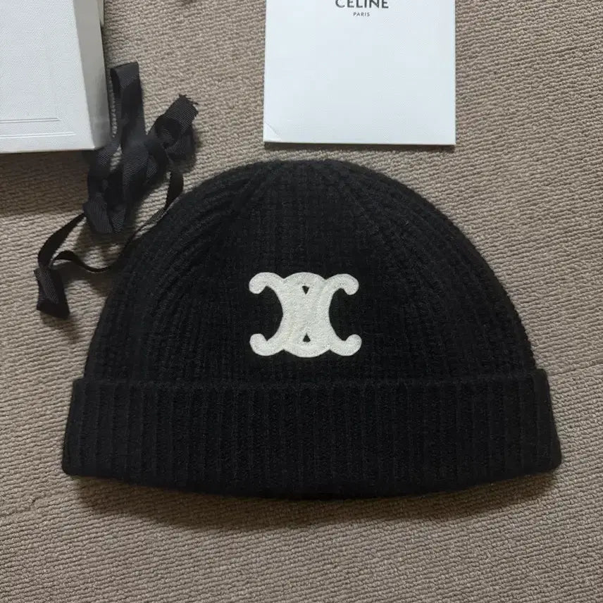[BUNJANG] Celine Triomphe Cashmere Beanie / 셀린느 트리옹프 블랙 캐시미어 비니 (백화점판) 판매