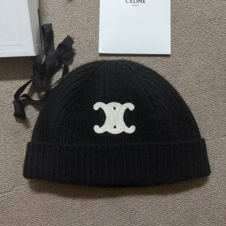 [BUNJANG] Celine Triomphe Cashmere Beanie / 셀린느 트리옹프 블랙 캐시미어 비니 (백화점판) 판매