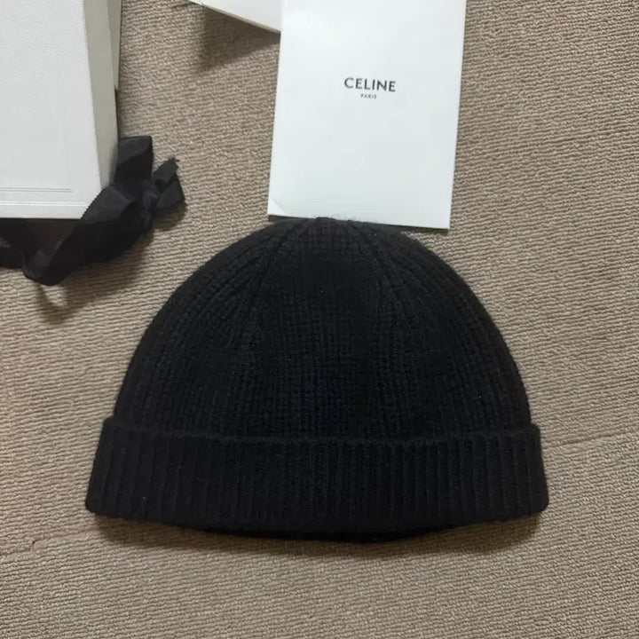 [BUNJANG] Celine Triomphe Cashmere Beanie / 셀린느 트리옹프 블랙 캐시미어 비니 (백화점판) 판매