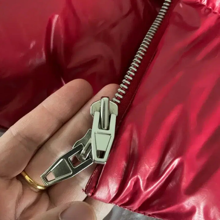 [BUNJANG] Junji Detachable Hooded Padded Jacket / 준지 후드 디테처블 168 유광 패딩