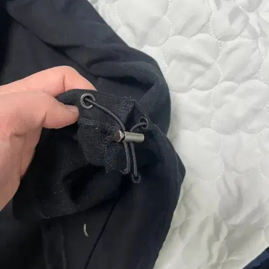 [BUNJANG] 송지오옴므 23FW 어깨절개 맨투맨 / 송지오옴므 23FW 어깨절개 맨투맨