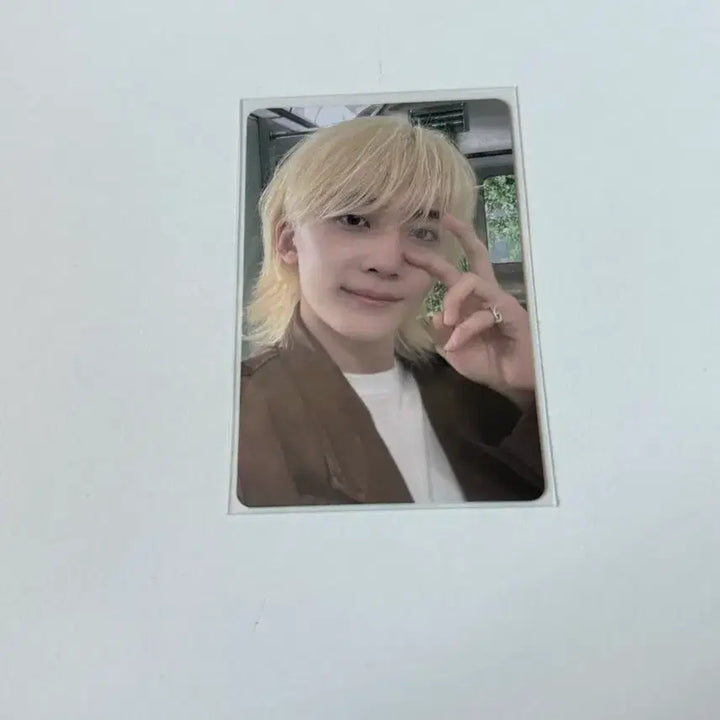 [BUNJANG] Seventeen Jeonghan Tower Records POB Photocard / 급처)세븐틴 정한 소비기한 타워레코드 특전 포카 윤정한 일본앨범