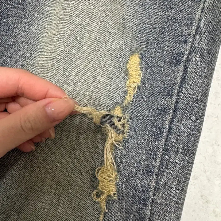 [BUNJANG] ENHYPEN Smoke Mid-Rise Bootscut Denim Pants / 이네기 Smoke Mid-Rise Bootscut Denim Pants