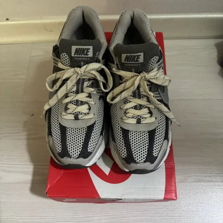 [BUNJANG] Nike Zoom Vomero 5 Premium "Light Iron Ore &amp; Flat Pewter" Sneakers / 나이키 줌 보메로 5 프리미엄 라이트 아이언 오어 앤 플랫 퓨터