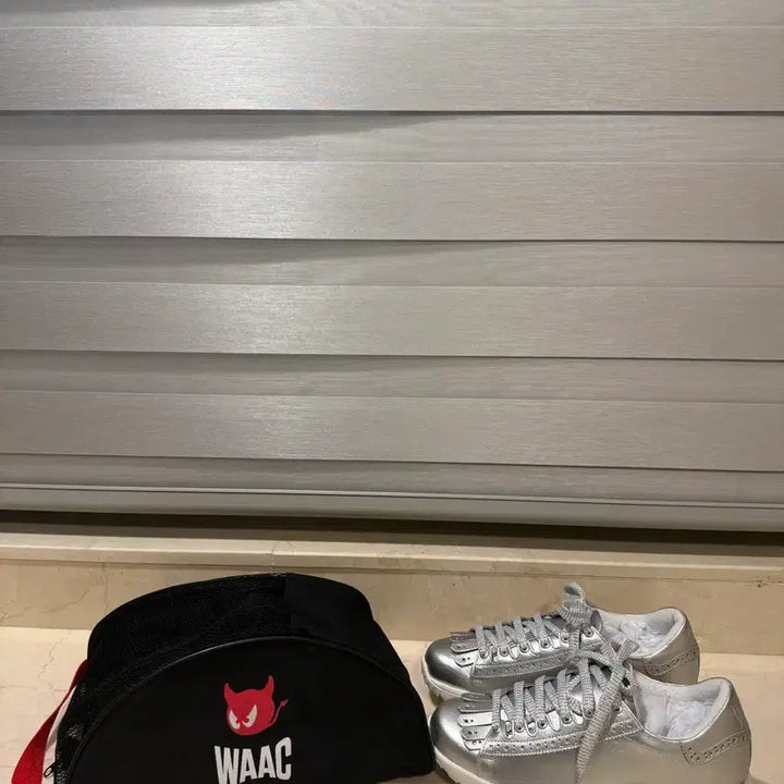 [BUNJANG] WAAC Silver Golf Shoes / 새상품 천호현대백화정. 왁매장정품.  실버골프화.  유행.잇템.  미사용