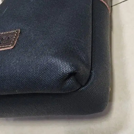 [BUNJANG] LOTUFF Sling Bag / Bottega Veneta Bi-fold Wallet / 로터프 남자 슬링백/ 보테가베네타 반지갑