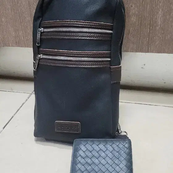 [BUNJANG] LOTUFF Sling Bag / Bottega Veneta Bi-fold Wallet / 로터프 남자 슬링백/ 보테가베네타 반지갑