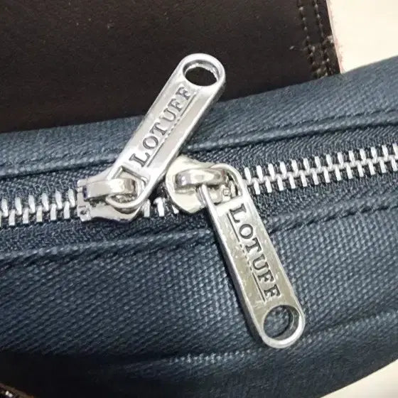 [BUNJANG] LOTUFF Sling Bag / Bottega Veneta Bi-fold Wallet / 로터프 남자 슬링백/ 보테가베네타 반지갑