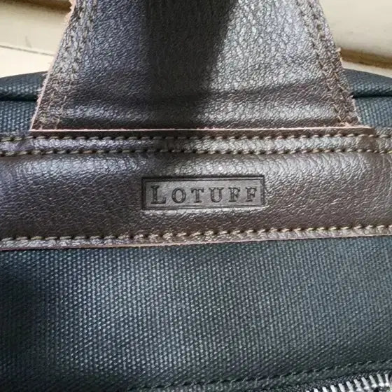 [BUNJANG] LOTUFF Sling Bag / Bottega Veneta Bi-fold Wallet / 로터프 남자 슬링백/ 보테가베네타 반지갑