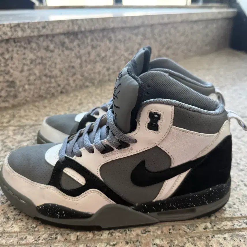 [BUNJANG] Jordan Air Flight 13 Grey/Black 255mm Sneakers / 조던 에어플라이트 13 회검 255mm