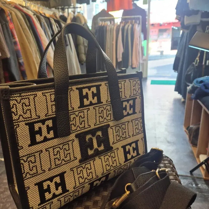 [BUNJANG] N/A Jacquard Pattern Tote Bag / 에스까다 자카드 패턴 토트백입니다!