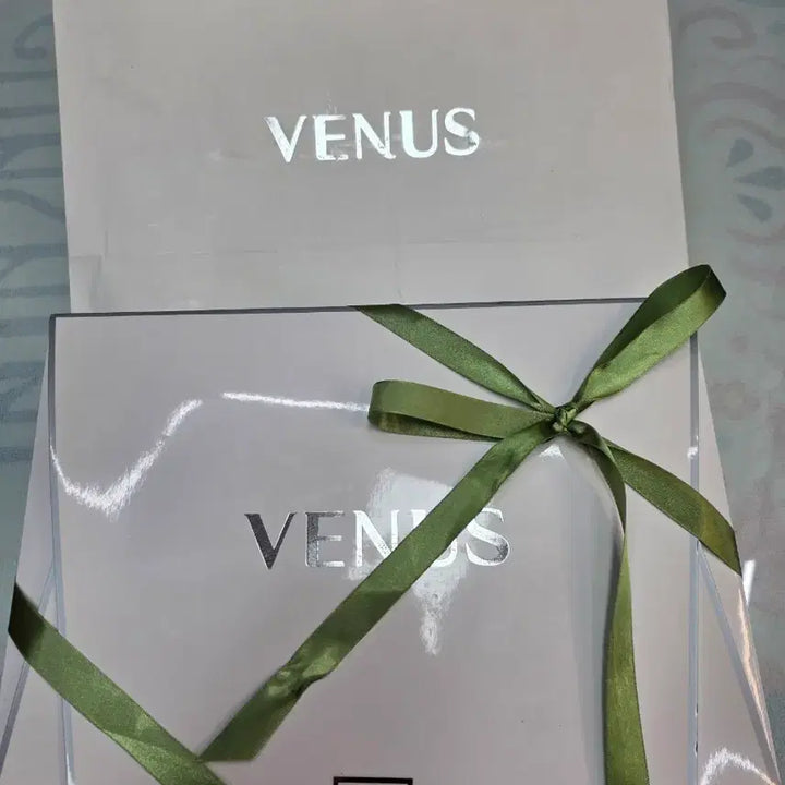 [BUNJANG] Venus Star and Moon Silk Pajama Set / [새상품/커플세트] 비너스 별달 나염 실크 파자마 (여성85/남성100