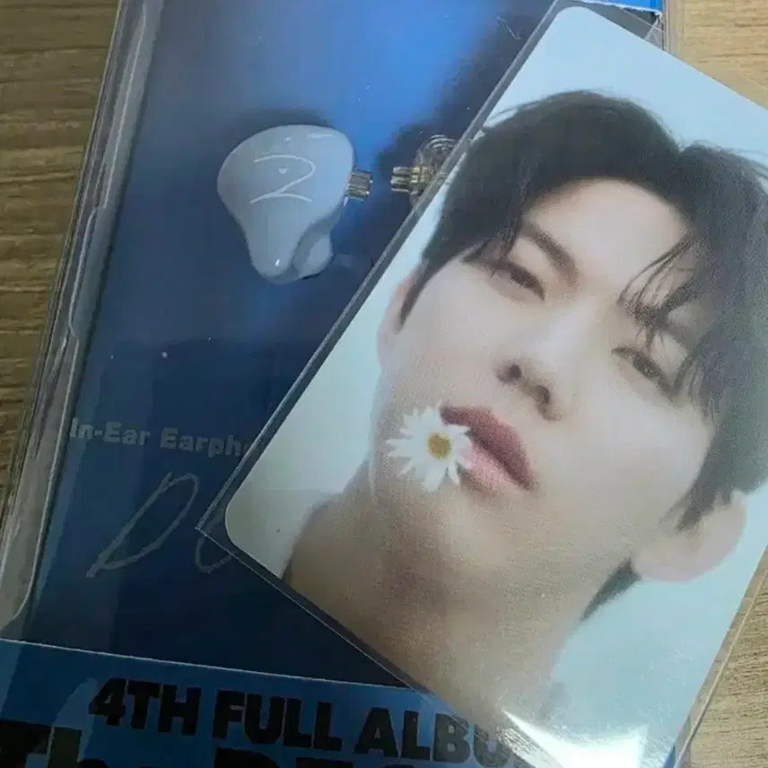 [BUNJANG] Day6 Dowoon The Demon Decade In-Ear + Photocard / (실물) 데이식스 더데케이드 인이어 도운 + 트레카 포카
