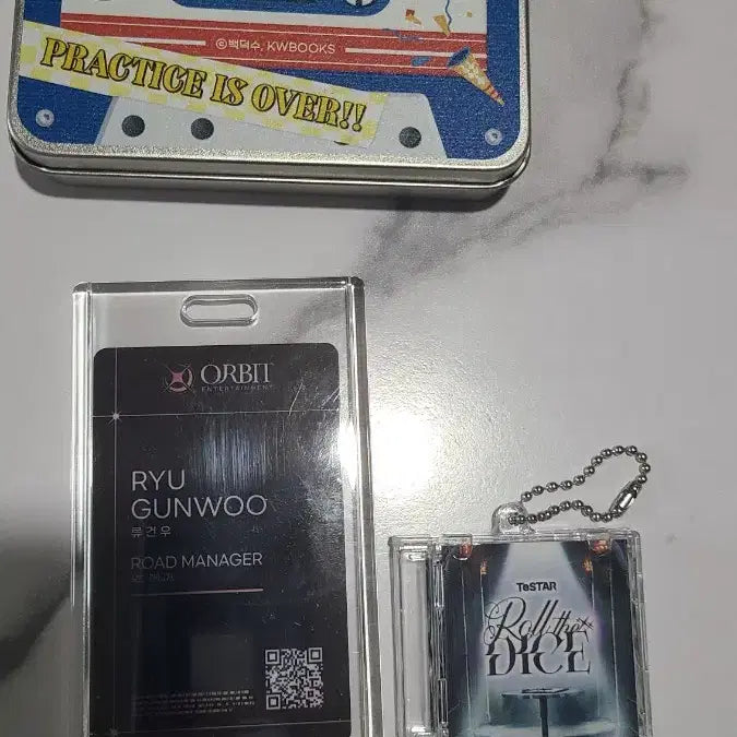 [BUNJANG] Debut or Die 4th Part Goods Bundle Set / 데못죽 4부 굿즈 틴케이스 키링 아크릴카드 일괄 양도합니다