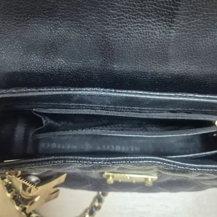 [BUNJANG] Metrocity Quilted Chain Crossbody Bag Black / 메트로시티 퀼팅 체인 크로스백 블랙