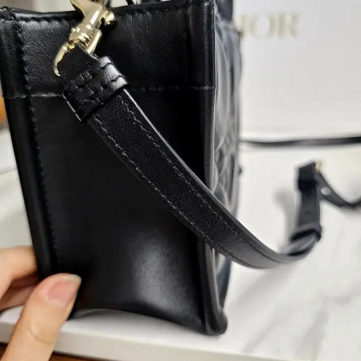 [BUNJANG] Dior Book Tote Mini / 디올 북도트 레더 까나쥬 새상품급