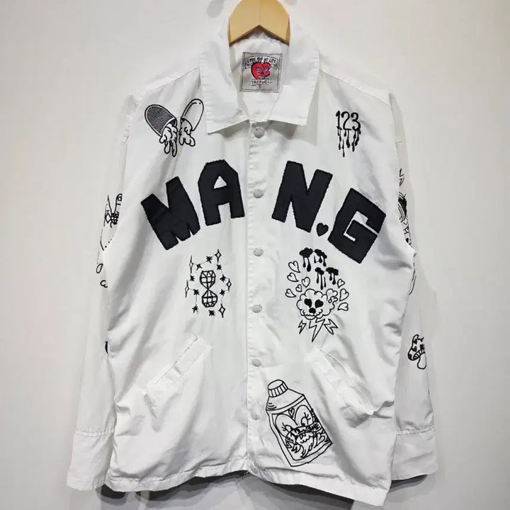 [BUNJANG] Graphiste Man.G White Embroidered Graphic Coach Jacket / Graphiste Man.G (만지) 화이트 자수 그래픽 코치 자켓