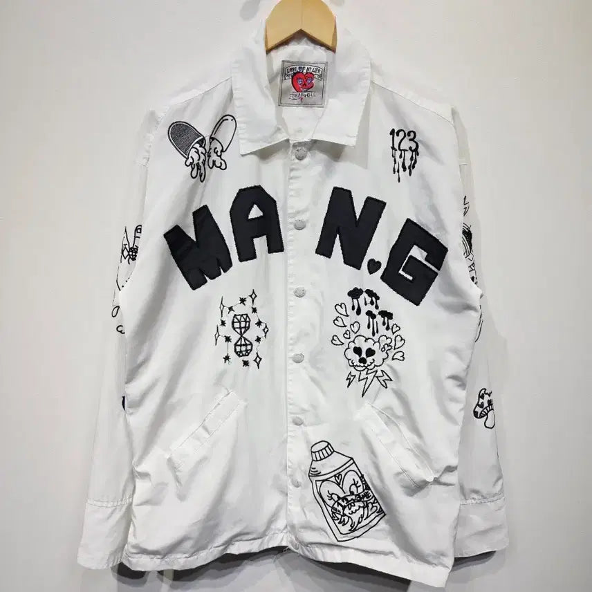 [BUNJANG] Graphiste Man.G White Embroidered Graphic Coach Jacket / Graphiste Man.G (만지) 화이트 자수 그래픽 코치 자켓