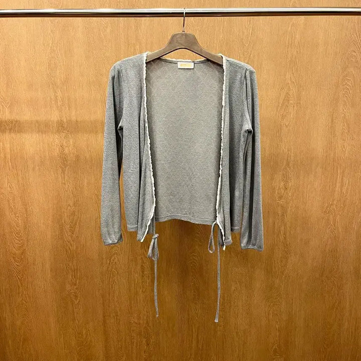 [BUNJANG] Beams Boy Frill Cutoff Waist Strap Cardigan Gray / 빔즈 보이 긴팔 가디건 프릴 컷오프 웨이스트 스트랩 디테일 그레이