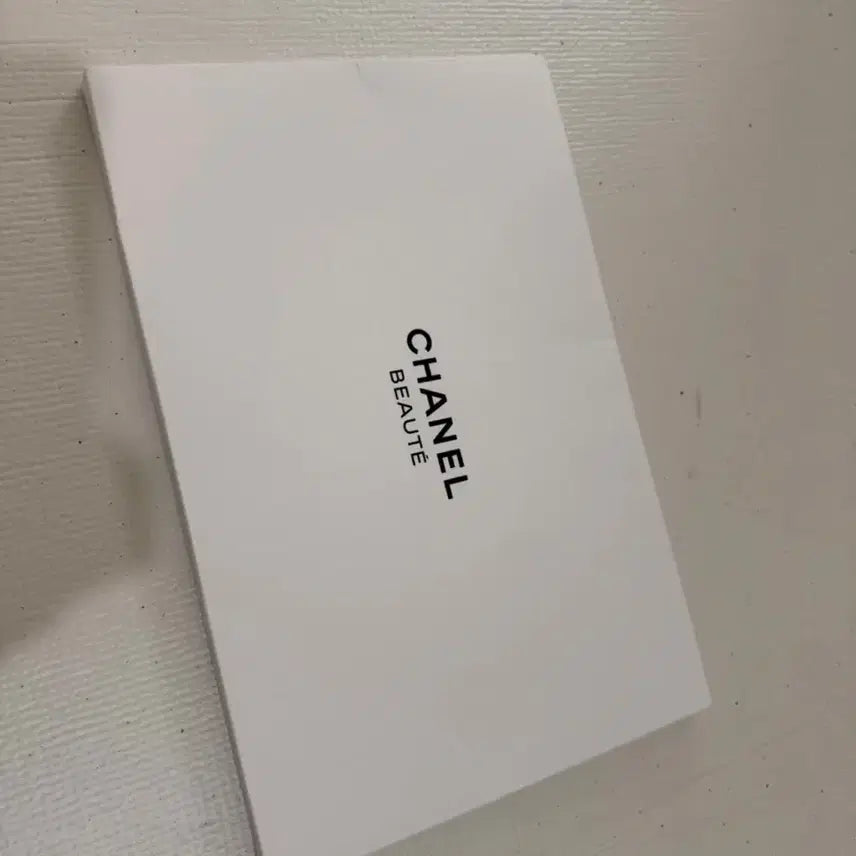 [BUNJANG] Chanel Coco Denim Highlighter with Pouch / 미개봉) 국문탭) 샤넬 코코 데님 하이라이터 (샤넬 대형 파우치 증정)