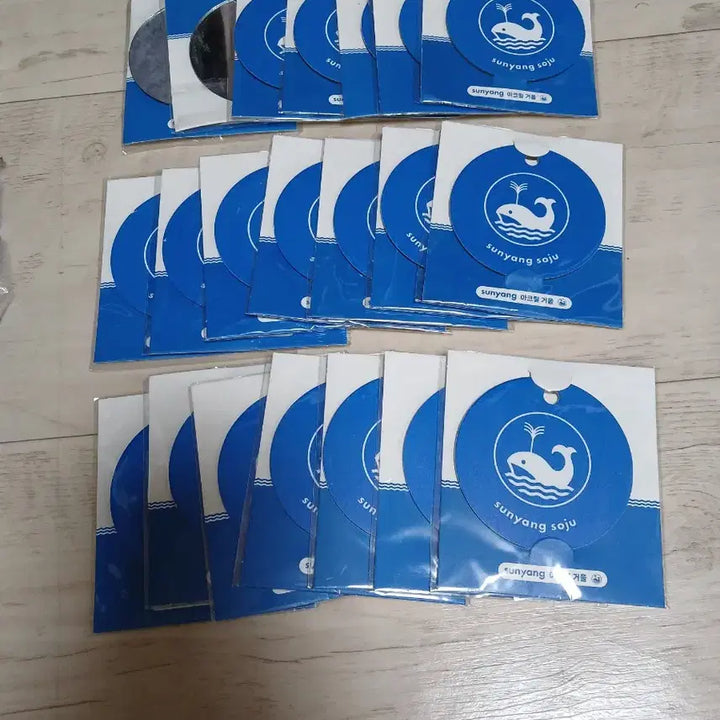 [BUNJANG] Sun Yang Soju Magnet Bottle Opener and Acrylic Mirror Bundle / 선양소주 자석 병따개.아크릴거울 일괄가격