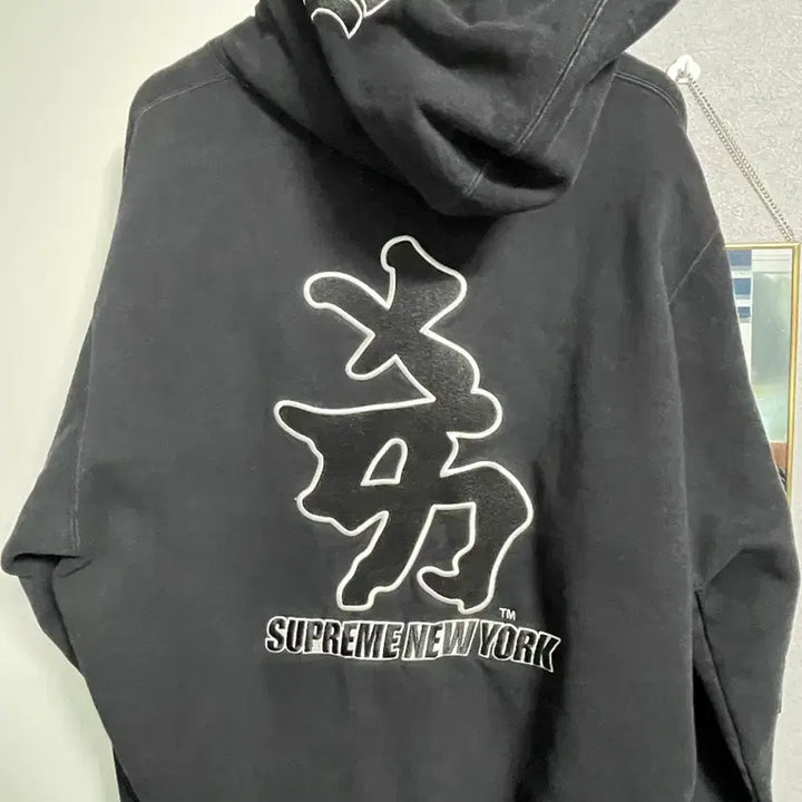 [BUNJANG] Supreme New York Yankees Hoodie Black / L)슈프림 뉴욕 양키스 간지 후드 블랙