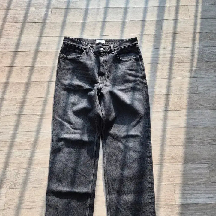 [BUNJANG] Steady Everywhere SEW Regular Straight Medium Black Size 3 / 스테디에브리웨어 sew 레귤러 스트레이트 미디엄 블랙 3사이즈