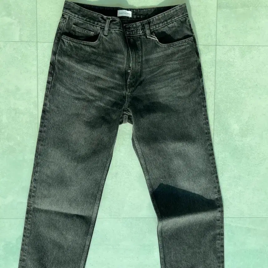 [BUNJANG] Steady Everywhere SEW Regular Straight Medium Black Size 3 / 스테디에브리웨어 sew 레귤러 스트레이트 미디엄 블랙 3사이즈