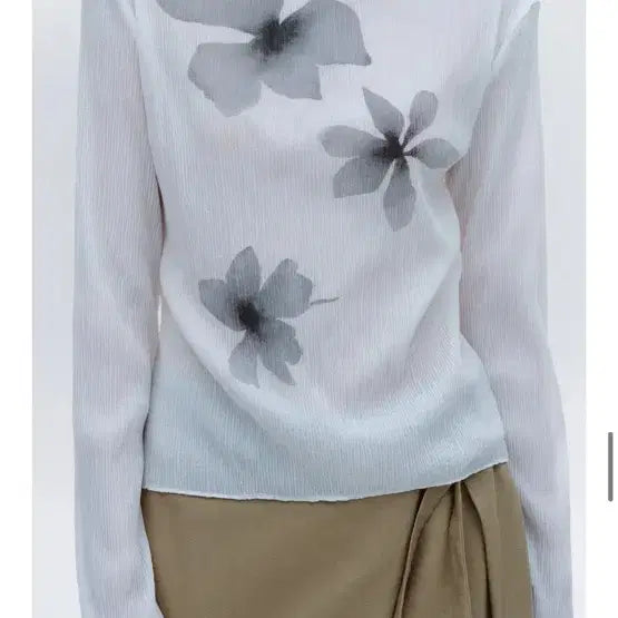 [BUNJANG] Solti Pebble PLEATS FLOWER PRINTING TOP / 솔티페블 PLEATS FLOWER PRINTING TOP