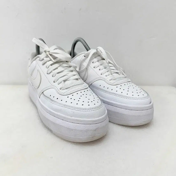 [BUNJANG] Nike Court Vision Alta Platform White Sneakers / (245)나이키 운동화 코트비전 알타 플랫폼 화이트