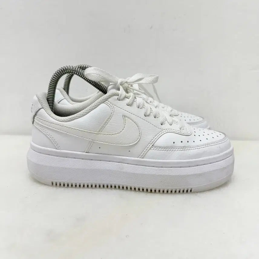 [BUNJANG] Nike Court Vision Alta Platform White Sneakers / (245)나이키 운동화 코트비전 알타 플랫폼 화이트