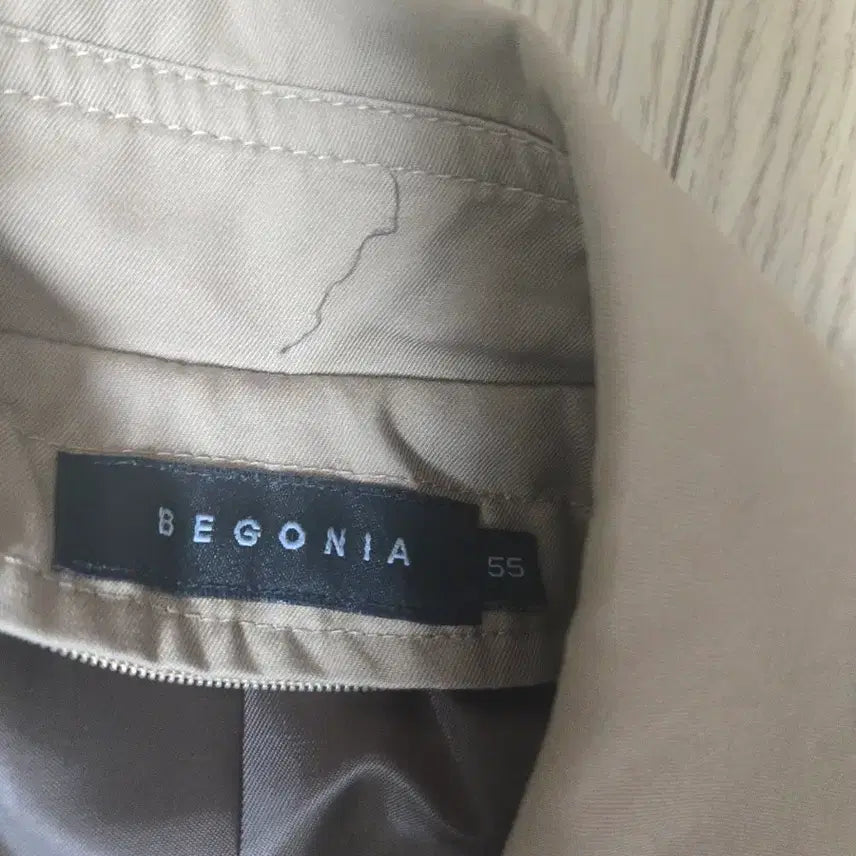 [BUNJANG] Beige Women's Trench Coat / 베이지색 여성 트렌치 코트