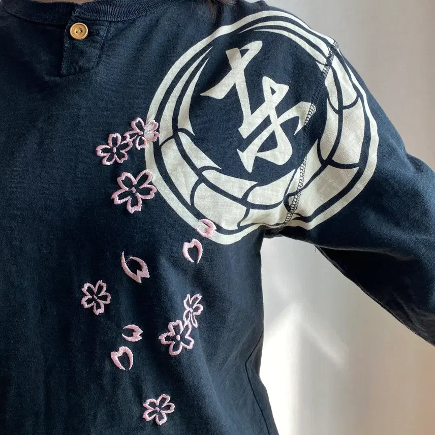 [BUNJANG] Crop Head Dragon & Sakura Long Sleeve / 크롭 헤드 드래곤 & 사쿠라 롱 슬리브