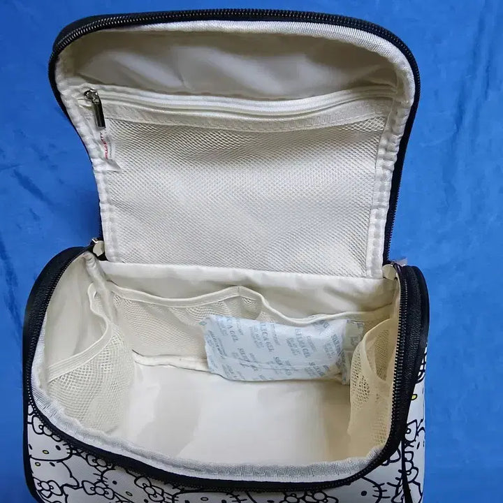 [BUNJANG] Sanrio Hello Kitty Polyester Storage Bag / 산리오 헬로 키티 여성용 폴리에스터 수납 가방