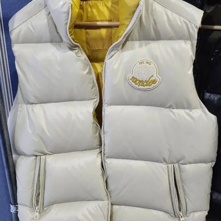 [BUNJANG] Moncler Vest / 몽클 조끼