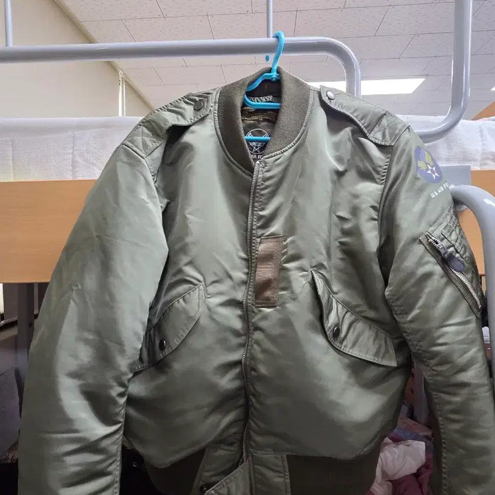 [BUNJANG] Outstandind L-2B Olive Jacket / 아웃스탠딩 L-2B 올리브 M사이즈