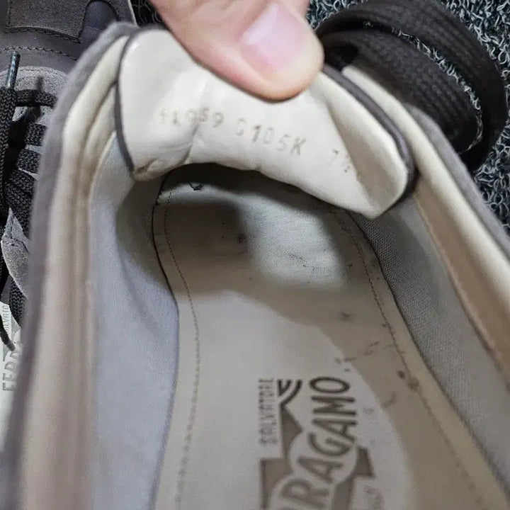 [BUNJANG] Ferragamo Suede Leather Sneakers / 페라가모 스웨이드 가죽 스니커즈