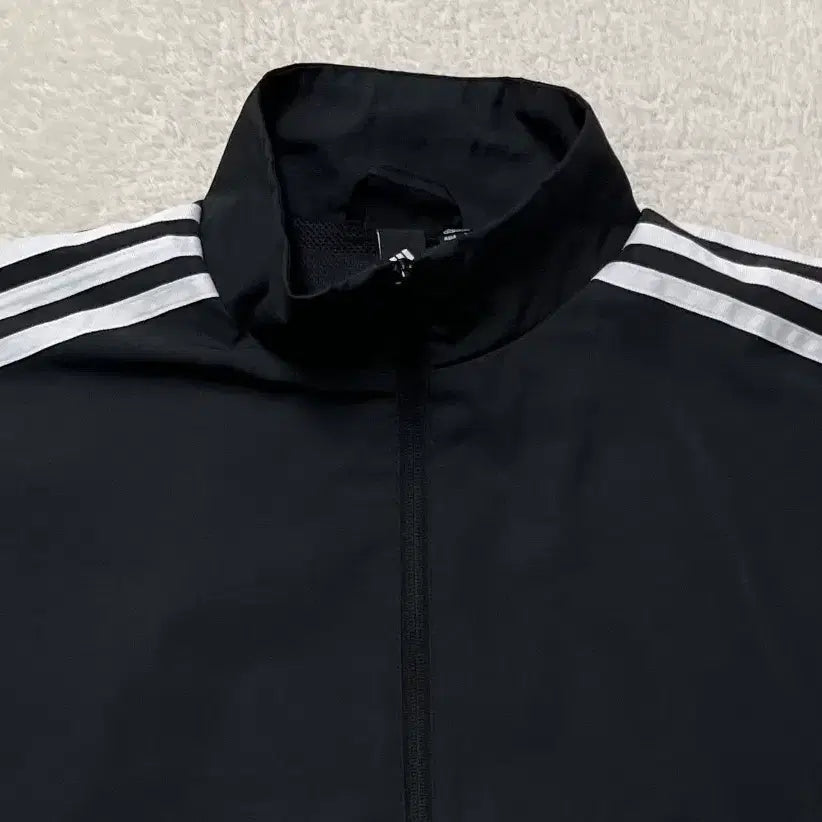 [BUNJANG] Adidas Windbreaker / 아디다스 바람막이