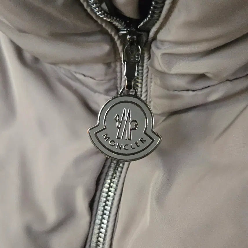 [BUNJANG] Moncler Beige Down Padded Jacket / 몽클레어 베이지 다운 패딩점퍼