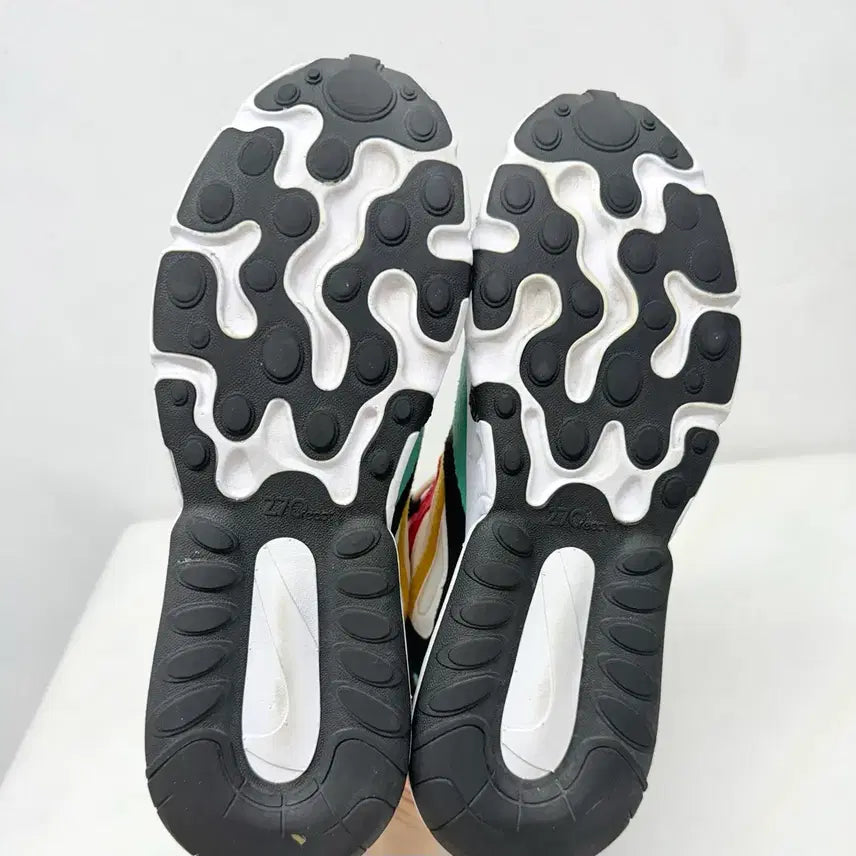 [BUNJANG] Nike React 270 Sneakers / (250)나이키 운동화 리액트270