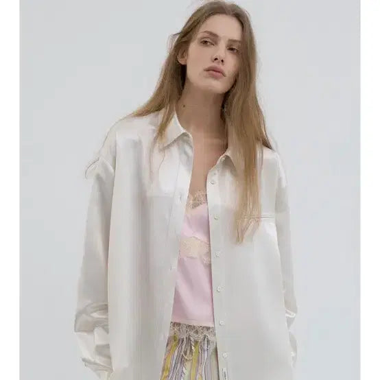 [BUNJANG] Overdue Flare Satin Ivory Shirt / 오버듀플레어 사틴 아이보리 셔츠 새상품